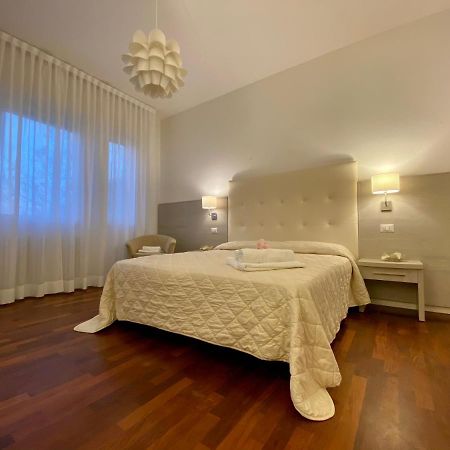 Villa Alda Suites & Rooms Cervia Eksteriør billede