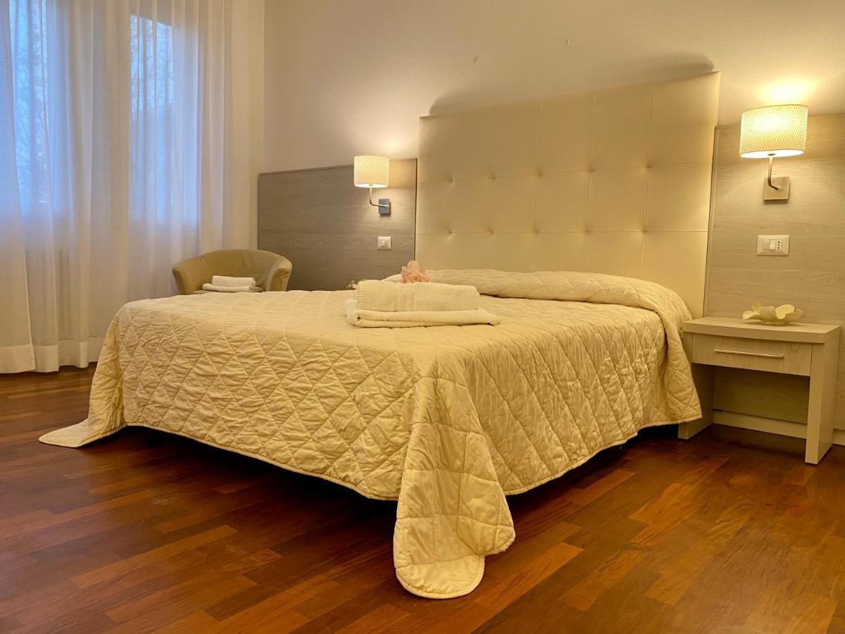 Villa Alda Suites & Rooms Cervia Eksteriør billede